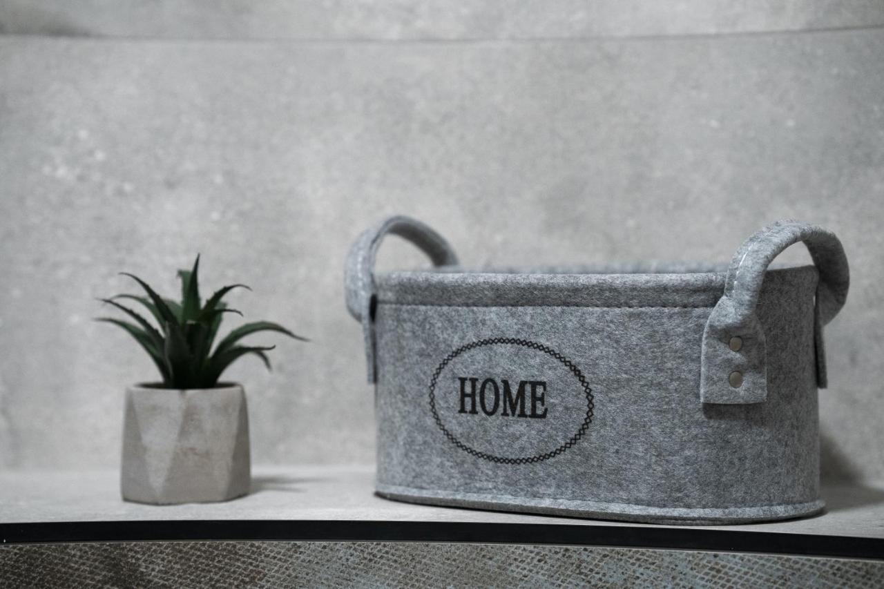 Ema's Oasis House, Your Perfect Getaway, Free Private Parking And Garden Apartma