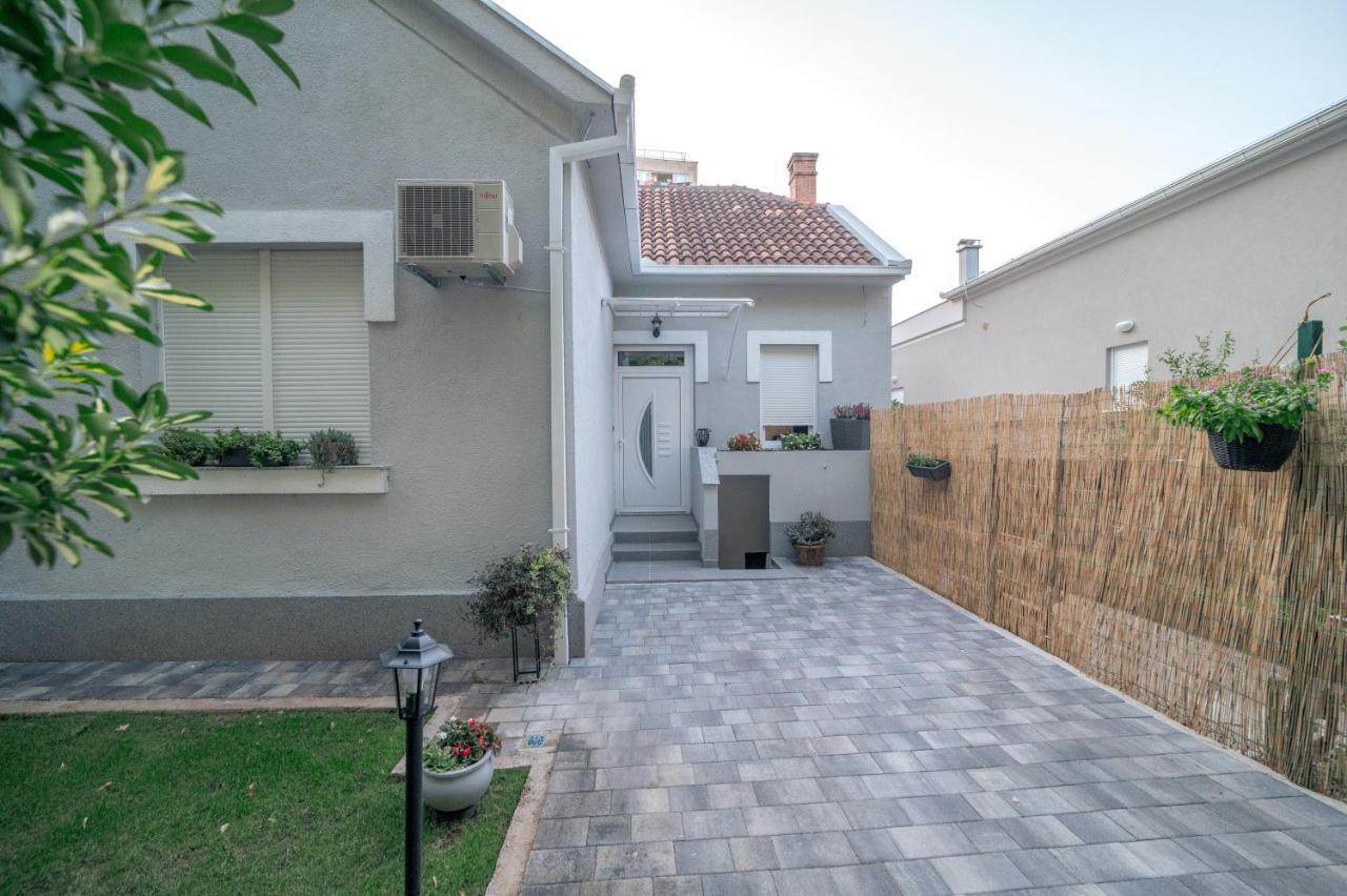 Ema's Oasis House, Your Perfect Getaway, Free Private Parking And Garden Apartma