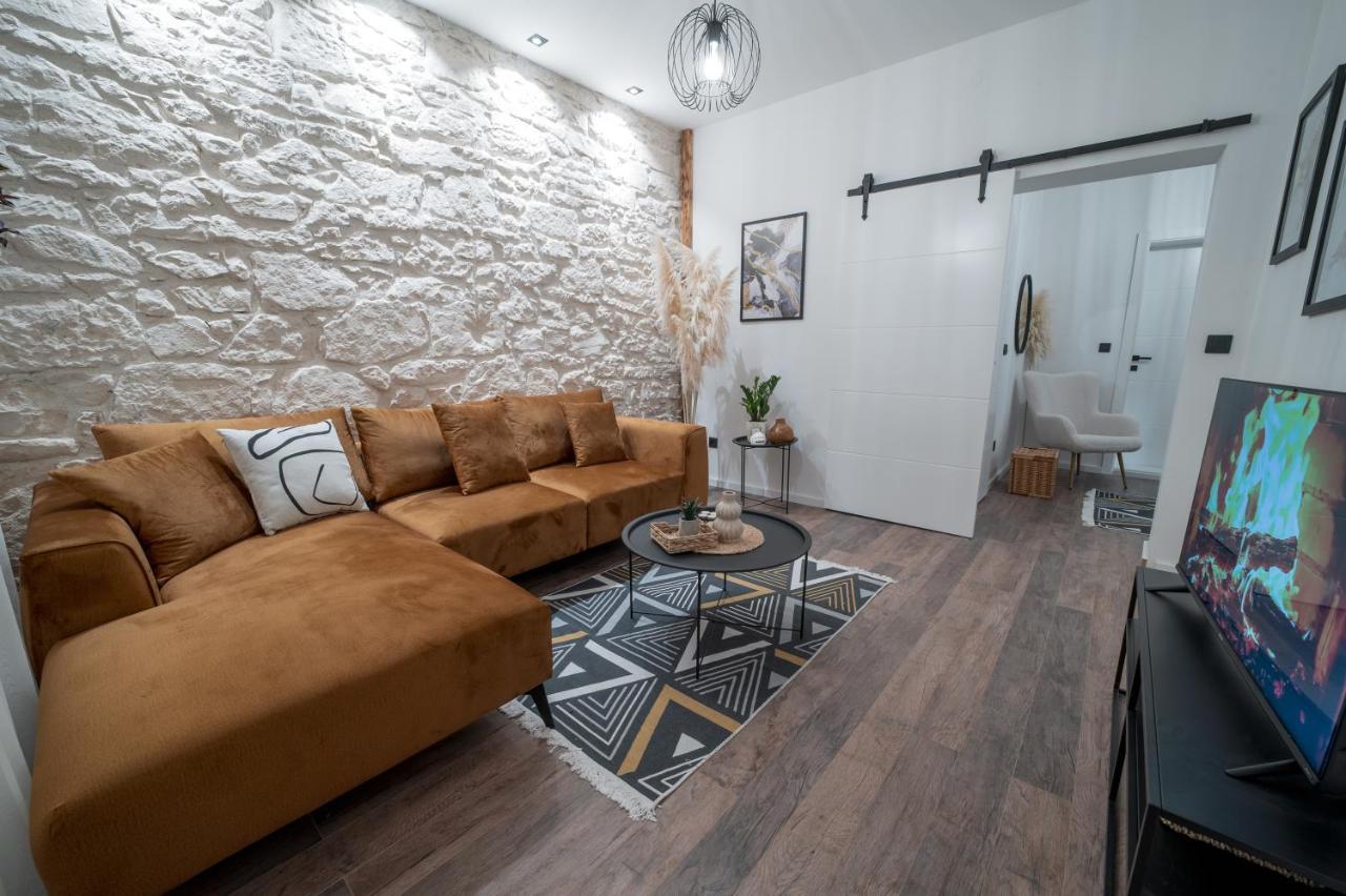 Apartma Ema's Oasis House, Your Perfect Getaway, Free Private Parking And Garden Mostar